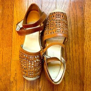 Stuart Weitzman ankle wrap espadrilles size 8.5